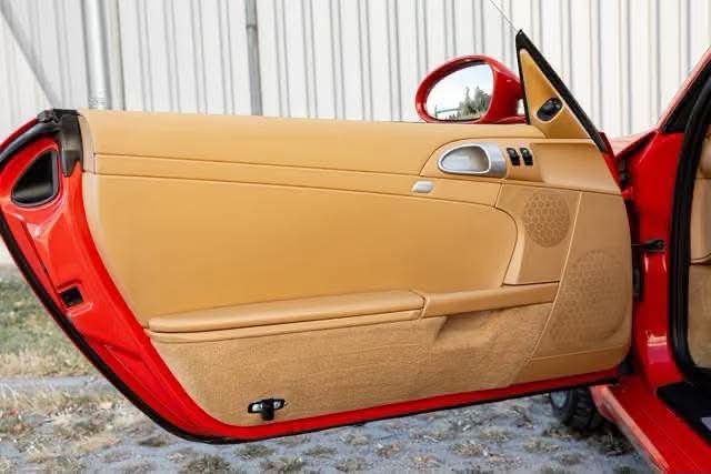 Porsche Cayman - image 29
