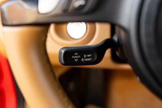 Porsche Cayman - image 31