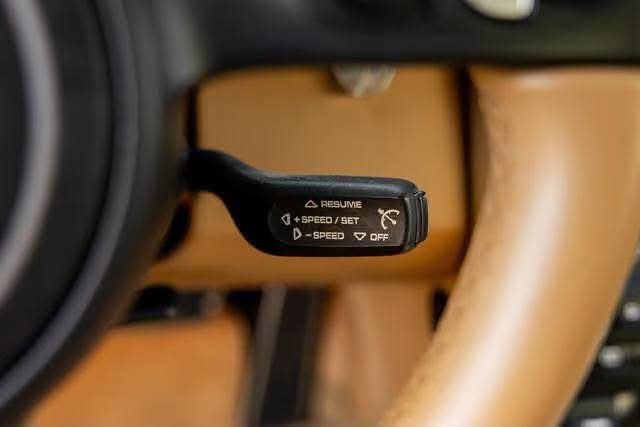 Porsche Cayman - image 32