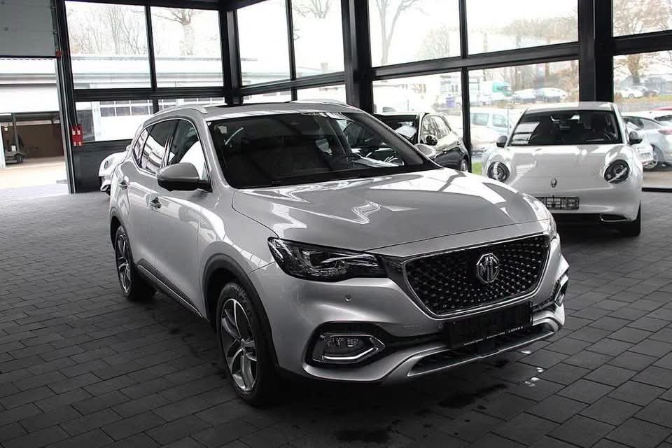 MG HS 1.5 T-GDI Luxury - image 4