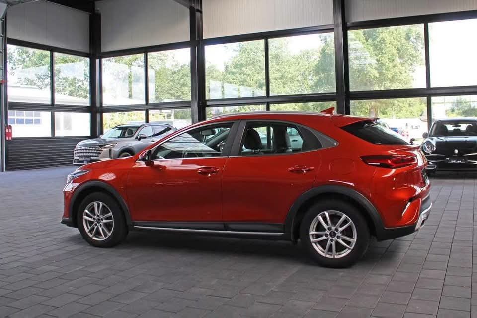 Kia XCeed 1.6 CRDi Spirit - image 3