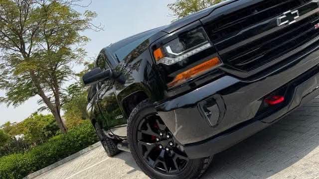 Chevrolet Silverado Z71 Night - image 10