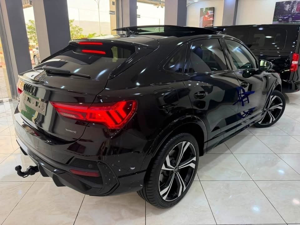 AUDI Q3 QUATTRO BLACK EDITION | 150 CH | ESSENCE | S TRONIC AUTOMATIQUE - image 6