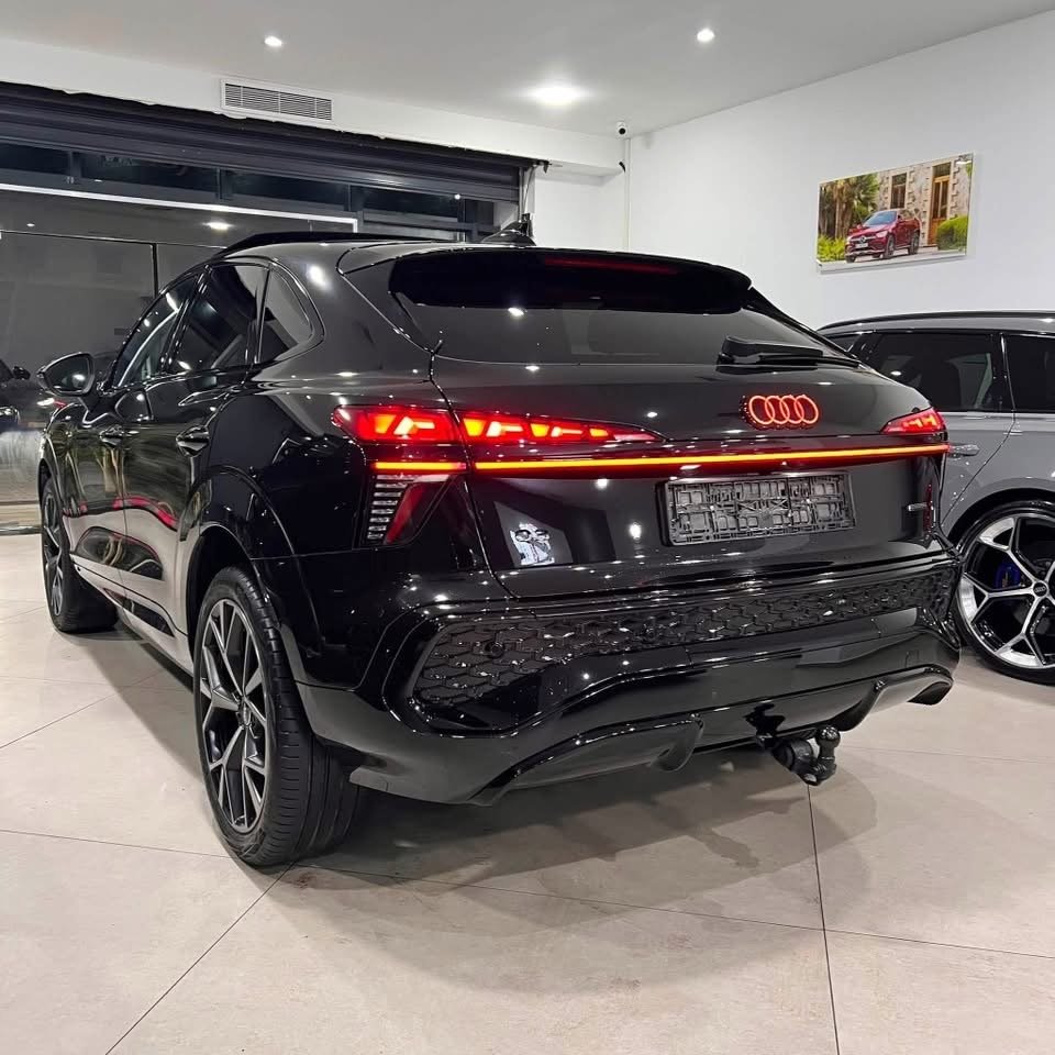 Audi Q3 S line - image 2