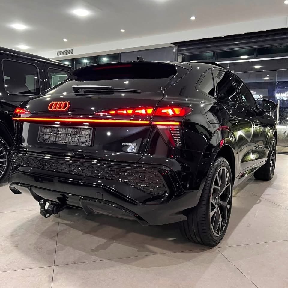 Audi Q3 S line - image 4