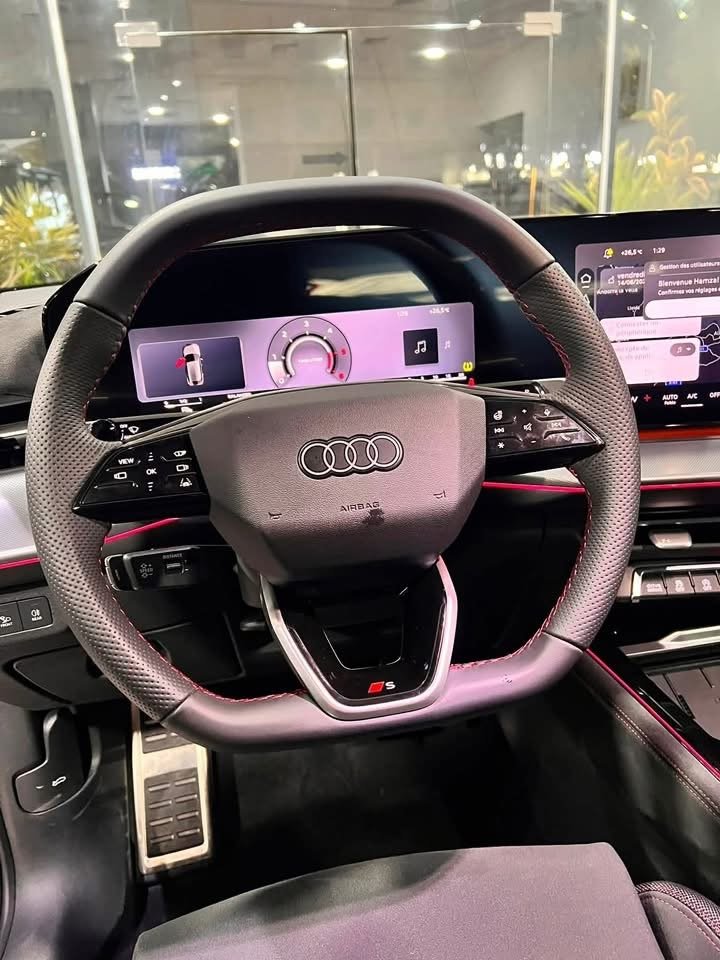 Audi Q3 S line - image 8