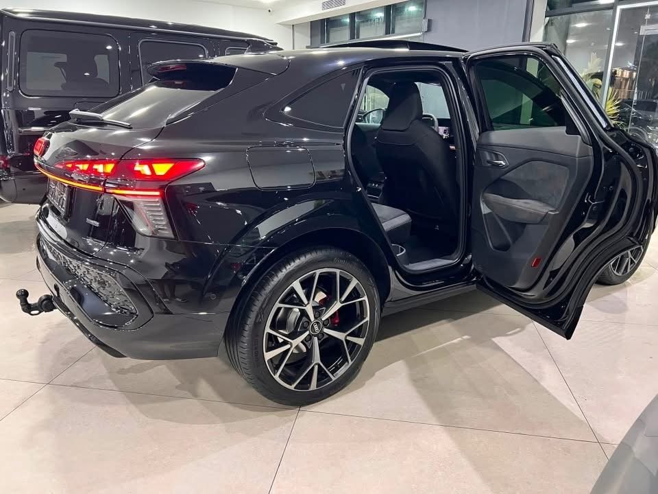 Audi Q3 S line - image 20