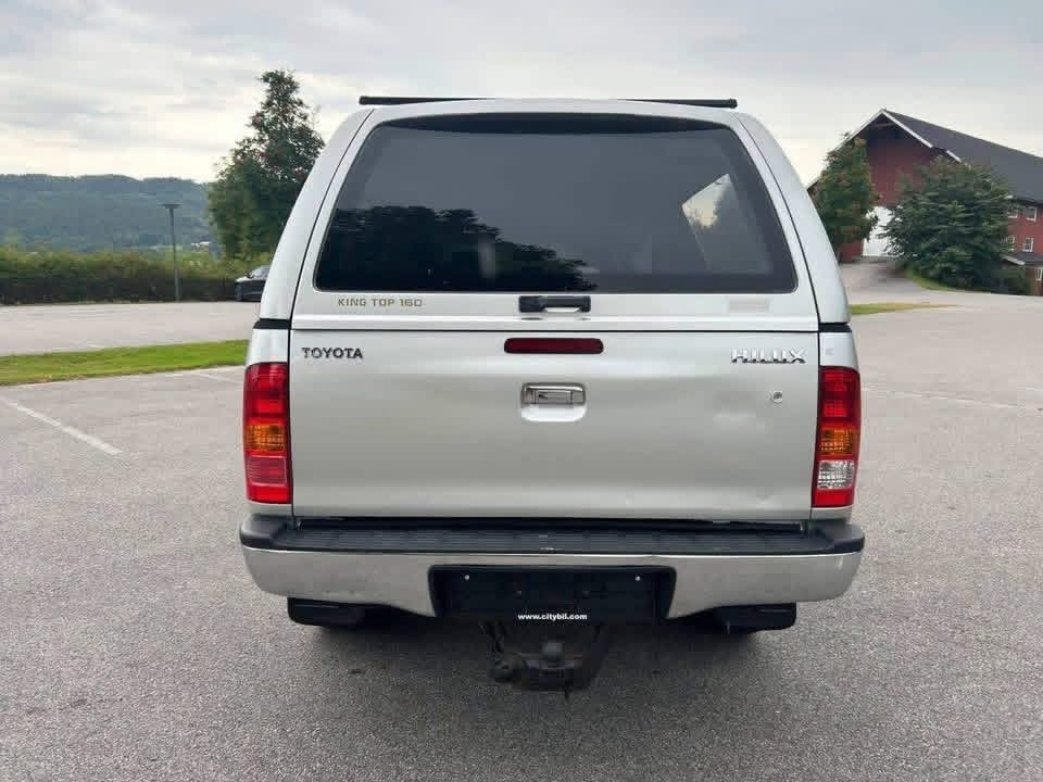 Toyota Hilux 3.0 D-4D - image 9