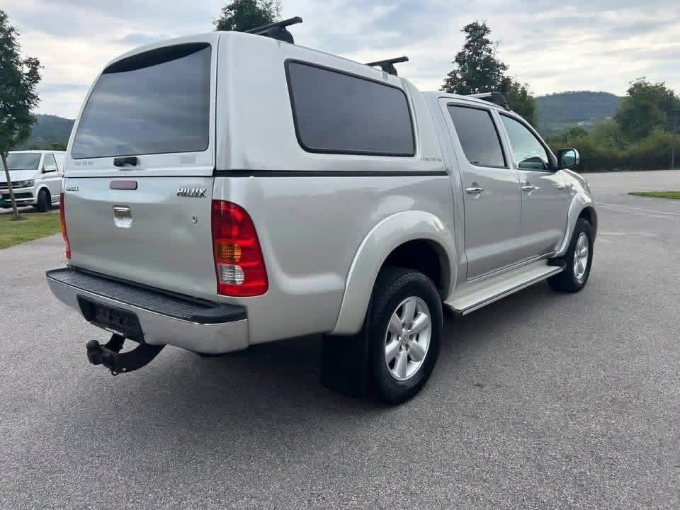 Toyota Hilux 3.0 D-4D - image 8