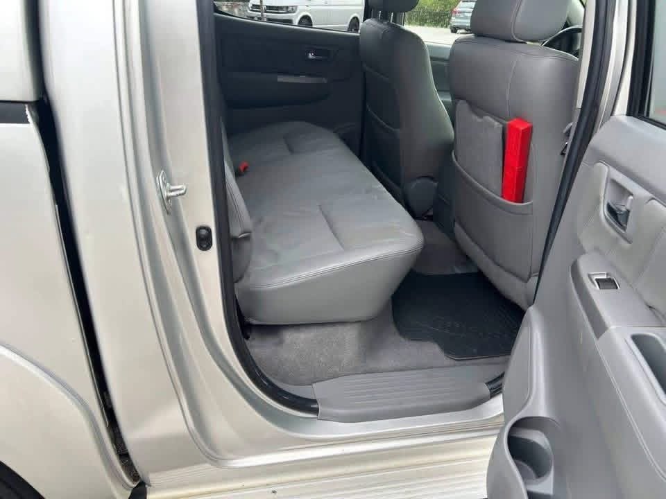 Toyota Hilux 3.0 D-4D - image 6