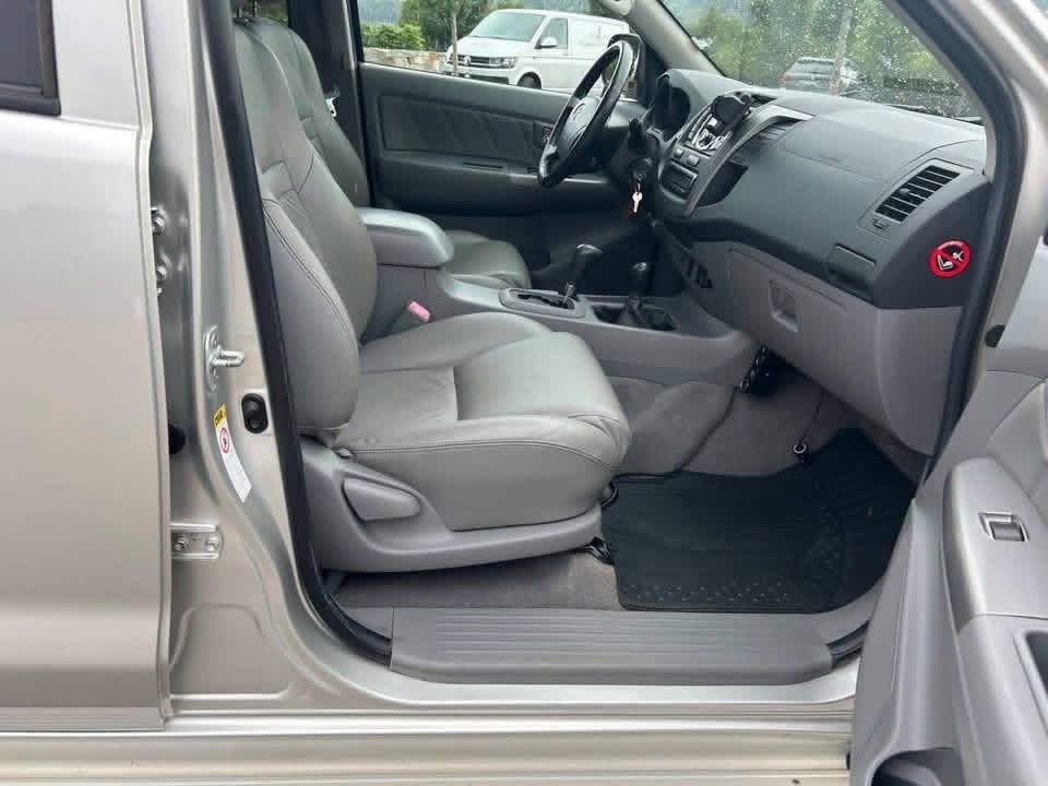 Toyota Hilux 3.0 D-4D - image 10