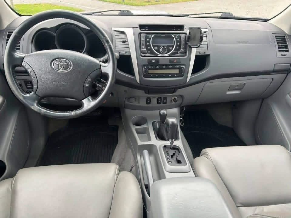 Toyota Hilux 3.0 D-4D - image 11