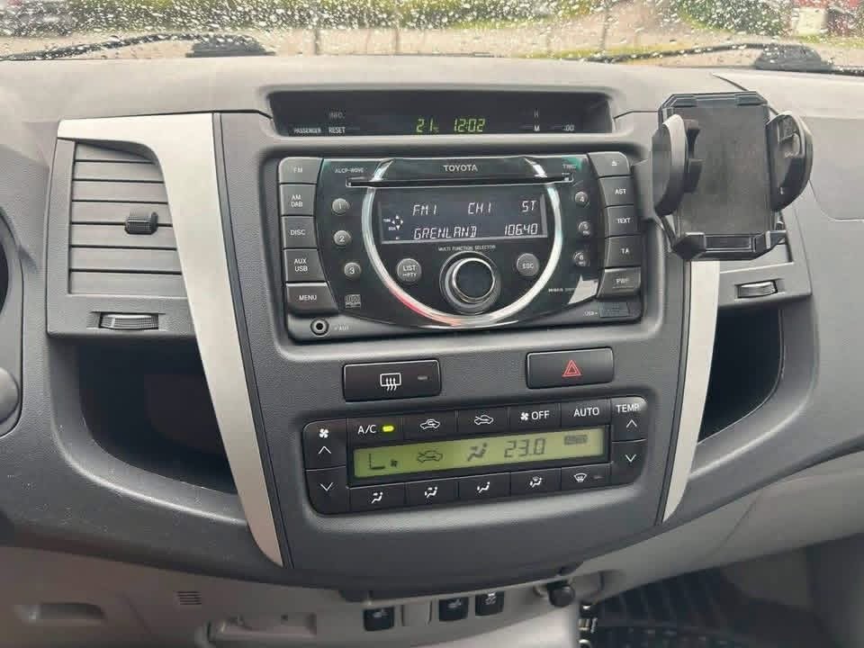 Toyota Hilux 3.0 D-4D - image 22