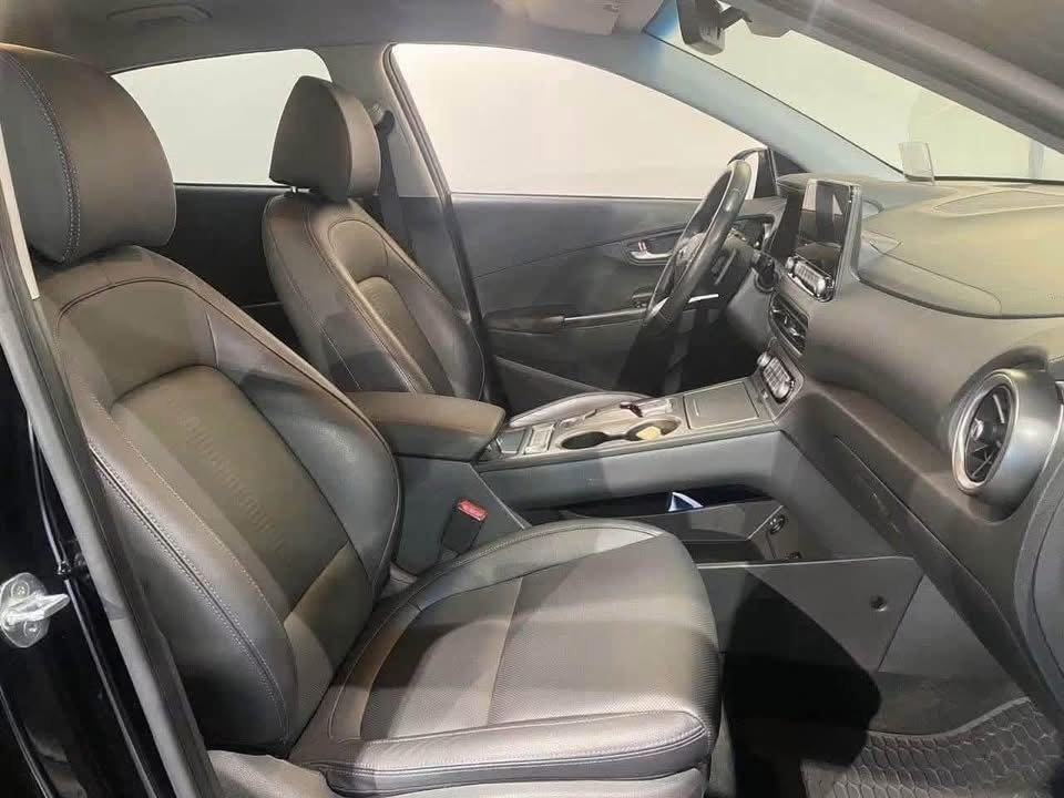 Hyundai KONA Premium LR - image 9