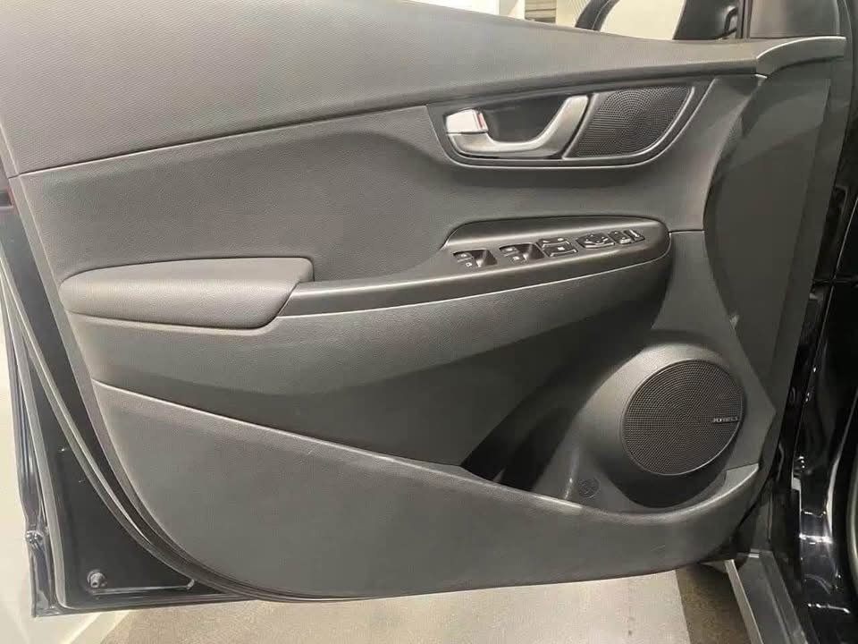Hyundai KONA Premium LR - image 16
