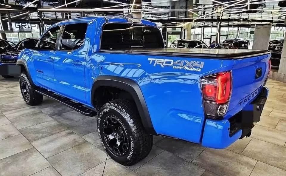 Toyota Tacoma 4x4 TRD - image 5