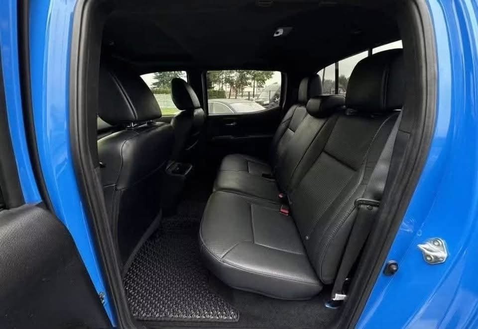 Toyota Tacoma 4x4 TRD - image 12