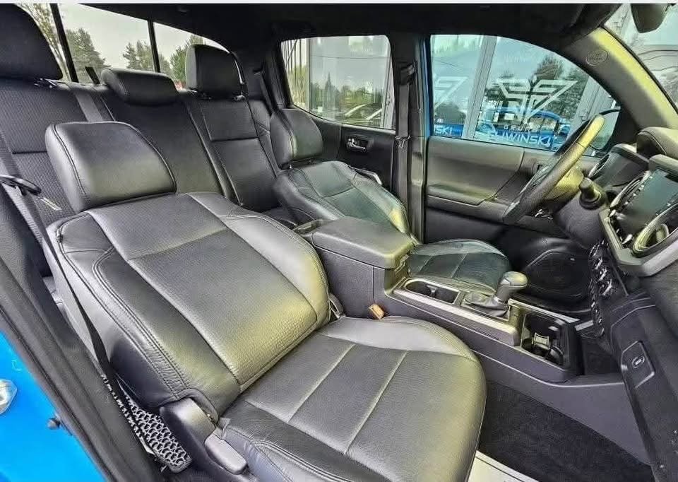 Toyota Tacoma 4x4 TRD - image 14