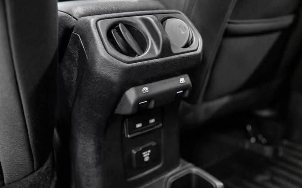Jeep Gladiator V6 3.6 Pentastar 4x4 – Willys - image 14