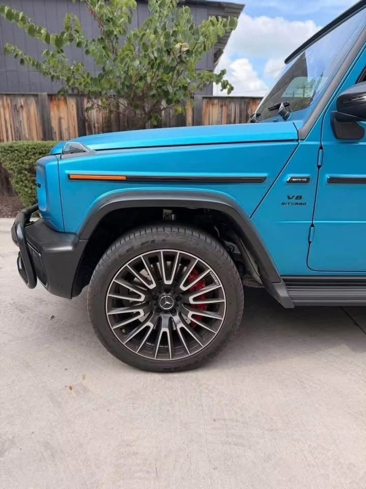 Mercedes-AMG G 63 MANUFAKTUR Hyper Blue Magno - image 2