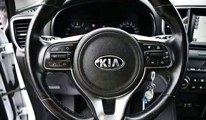 Kia Sportage 1.6 GDI 2WD Vision - image 10