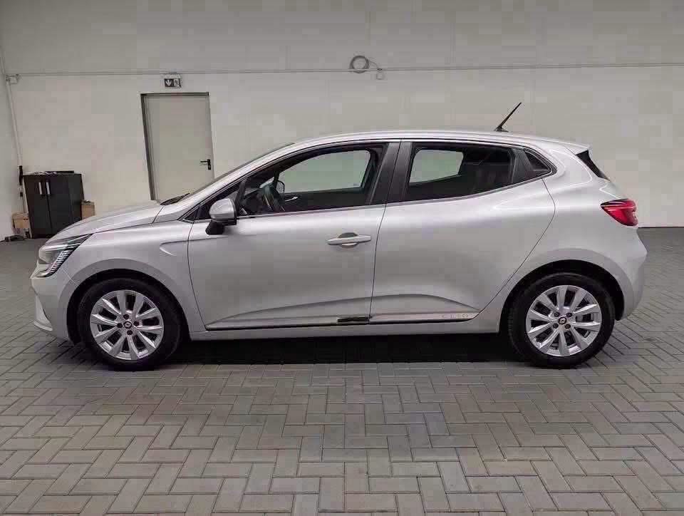 Renault Clio Intens - image 7