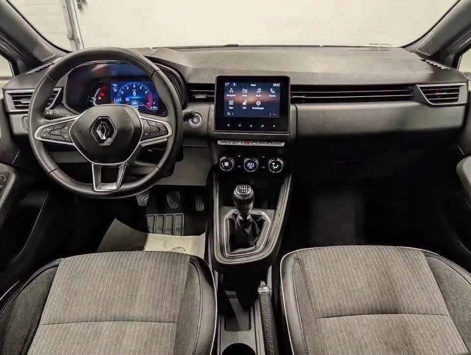 Renault Clio Intens - image 8