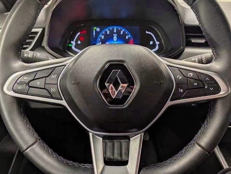 Renault Clio Intens - image 10