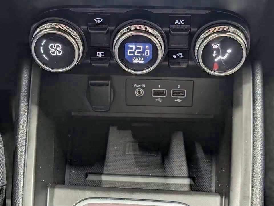 Renault Clio Intens - image 20
