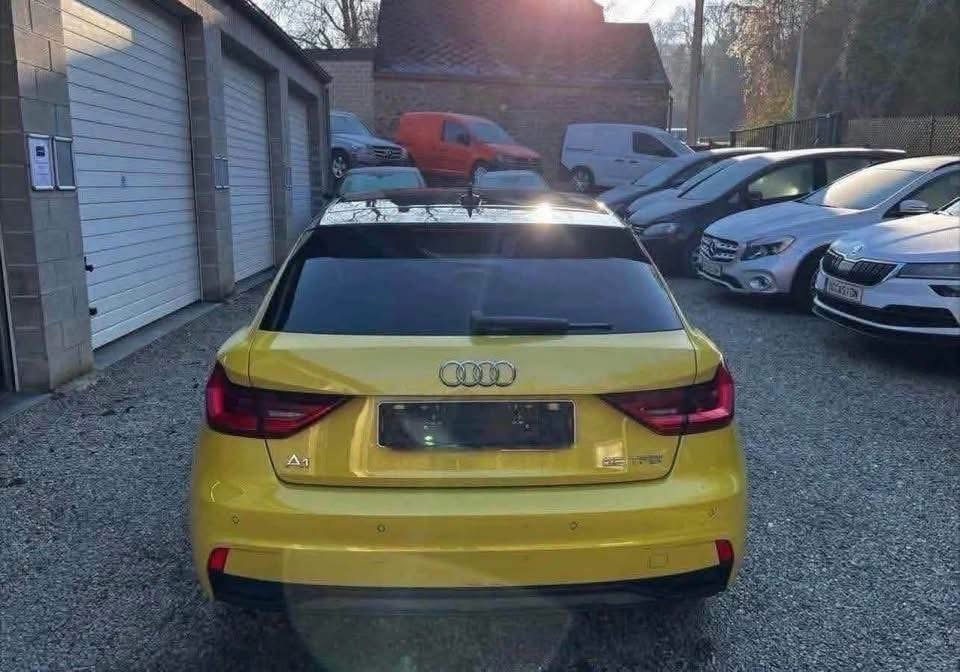 Audi A1 Sportback 2.5 TFSI Amarelo - image 2
