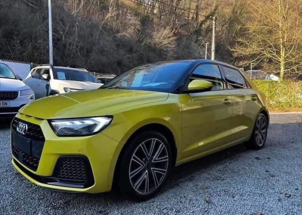 Audi A1 Sportback 2.5 TFSI Amarelo - image 3