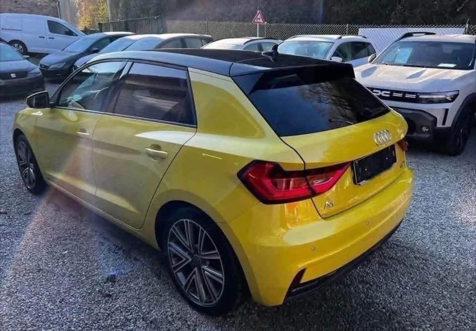 Audi A1 Sportback 2.5 TFSI Amarelo - image 11
