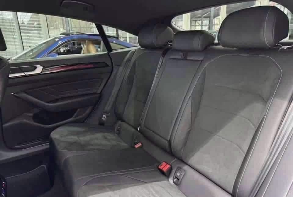 Volkswagen Arteon R-Line - image 14