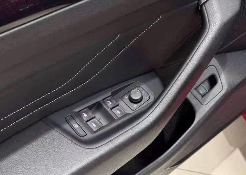 Volkswagen Arteon R-Line - image 18