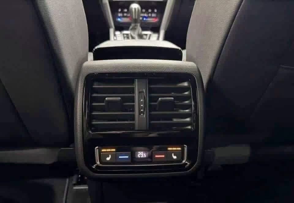 Volkswagen Arteon R-Line - image 21