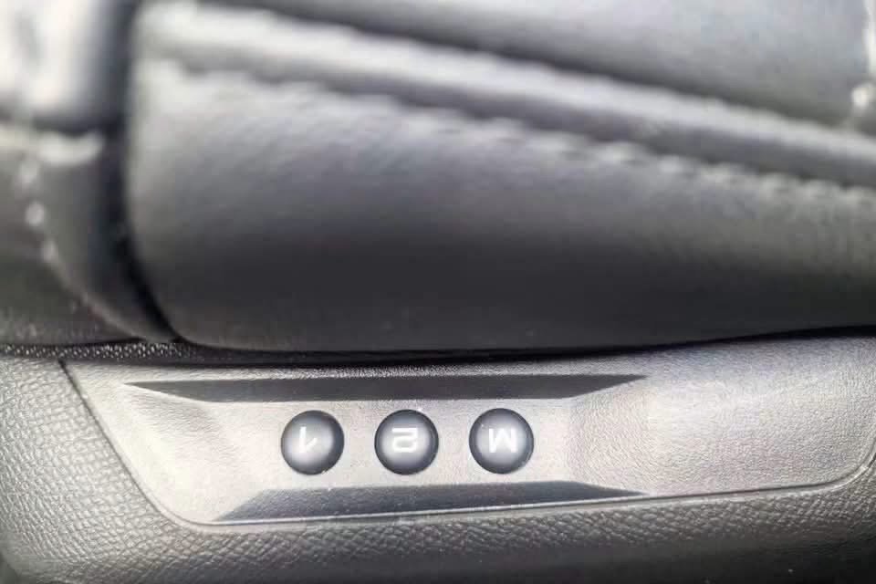 Citroën C5 X Hybride Rechargeable 225 Shine - image 18