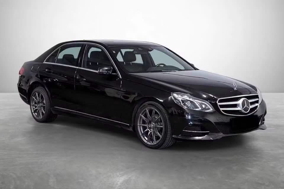 Mercedes-Benz E 220 CDI Avantgarde - image 3