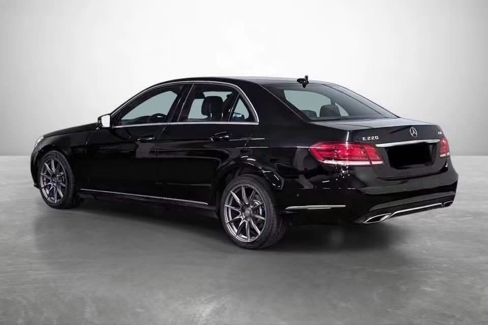 Mercedes-Benz E 220 CDI Avantgarde - image 7