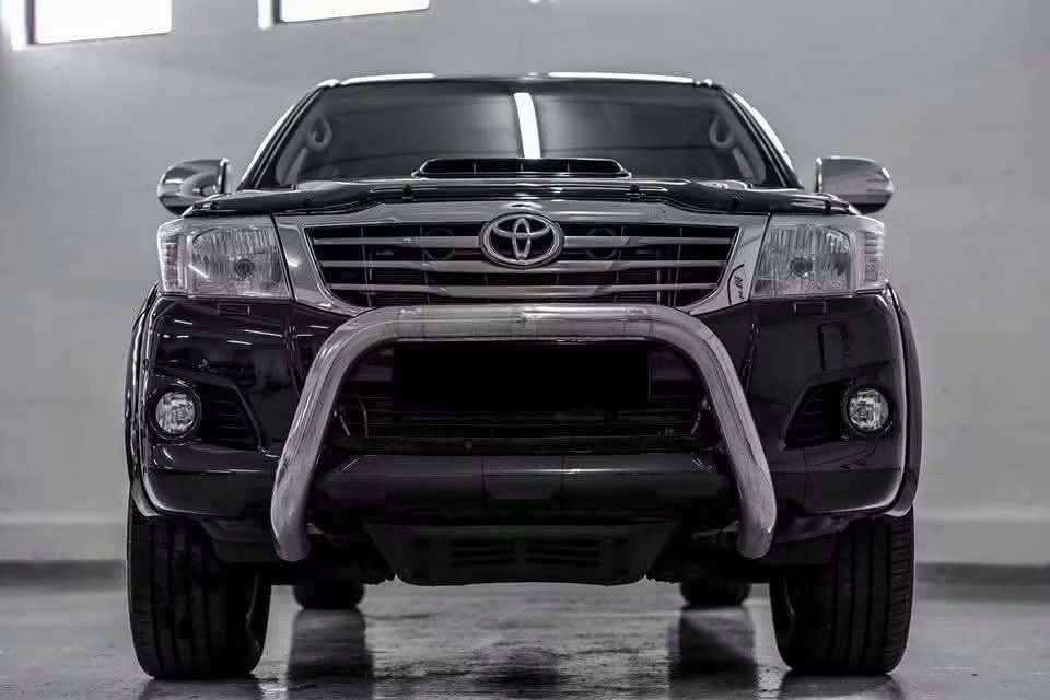 Toyota Hilux 3.0 D - image 2