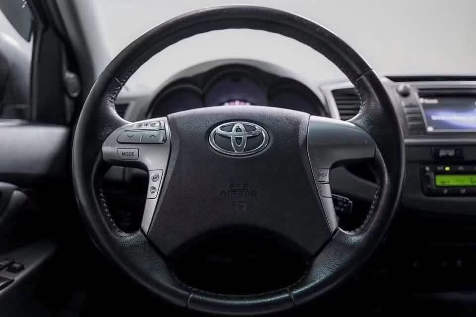 Toyota Hilux 3.0 D - image 9