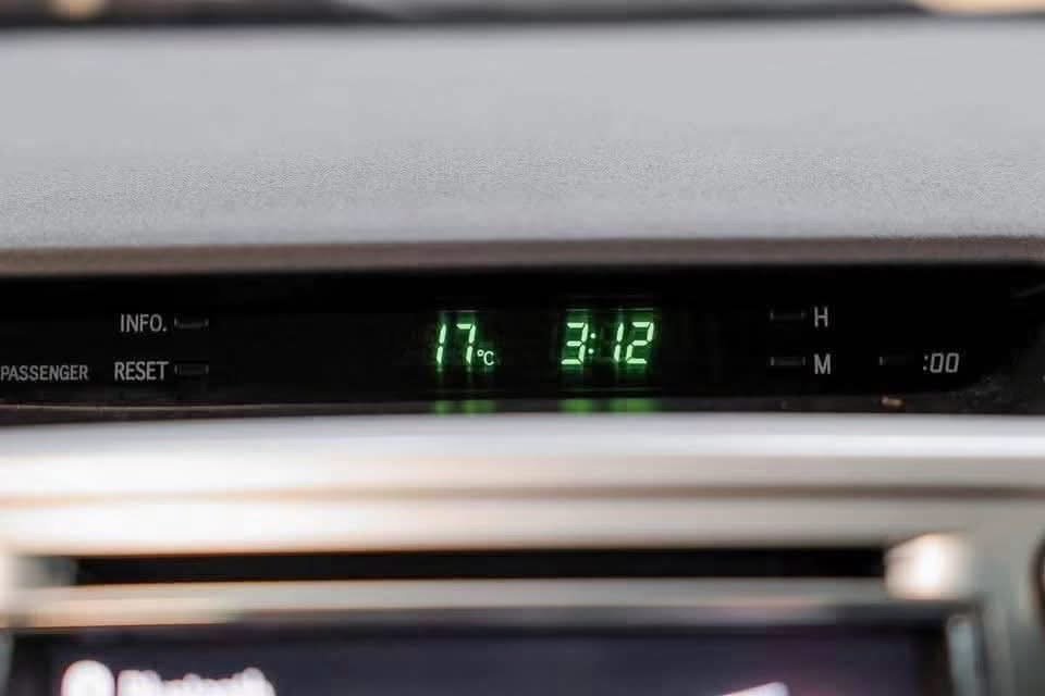Toyota Hilux 3.0 D - image 14