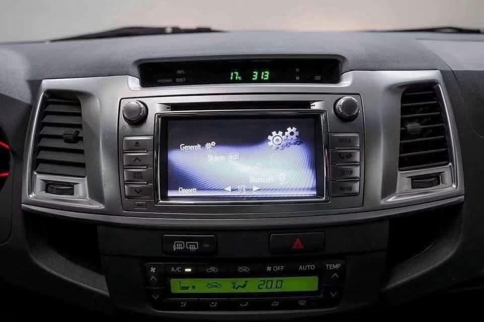Toyota Hilux 3.0 D - image 13