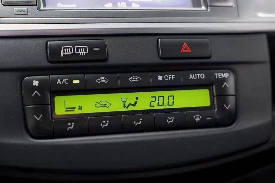 Toyota Hilux 3.0 D - image 17