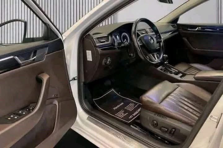 Škoda Superb L&K 2.0 TDI 190 ch 4x4 - image 7