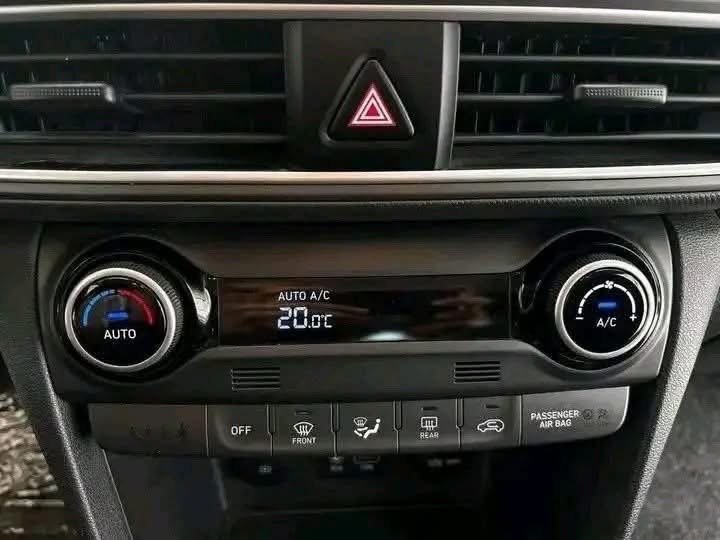 HYUNDAI KONA 1.0 T-GDi - image 21