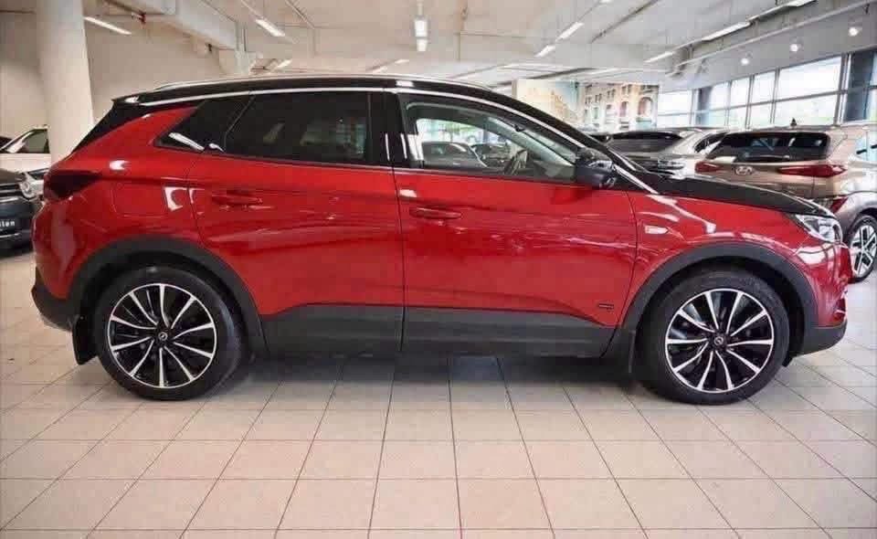 Opel Grandland X Ultimate Hybrid 4x4 - image 6