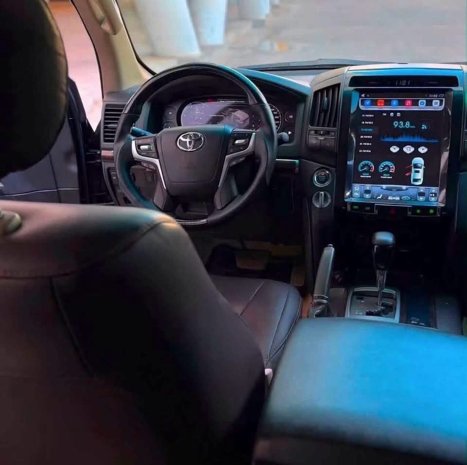 Toyota Land Cruiser LC200 V8 VX-R Executive Lounge - image 6