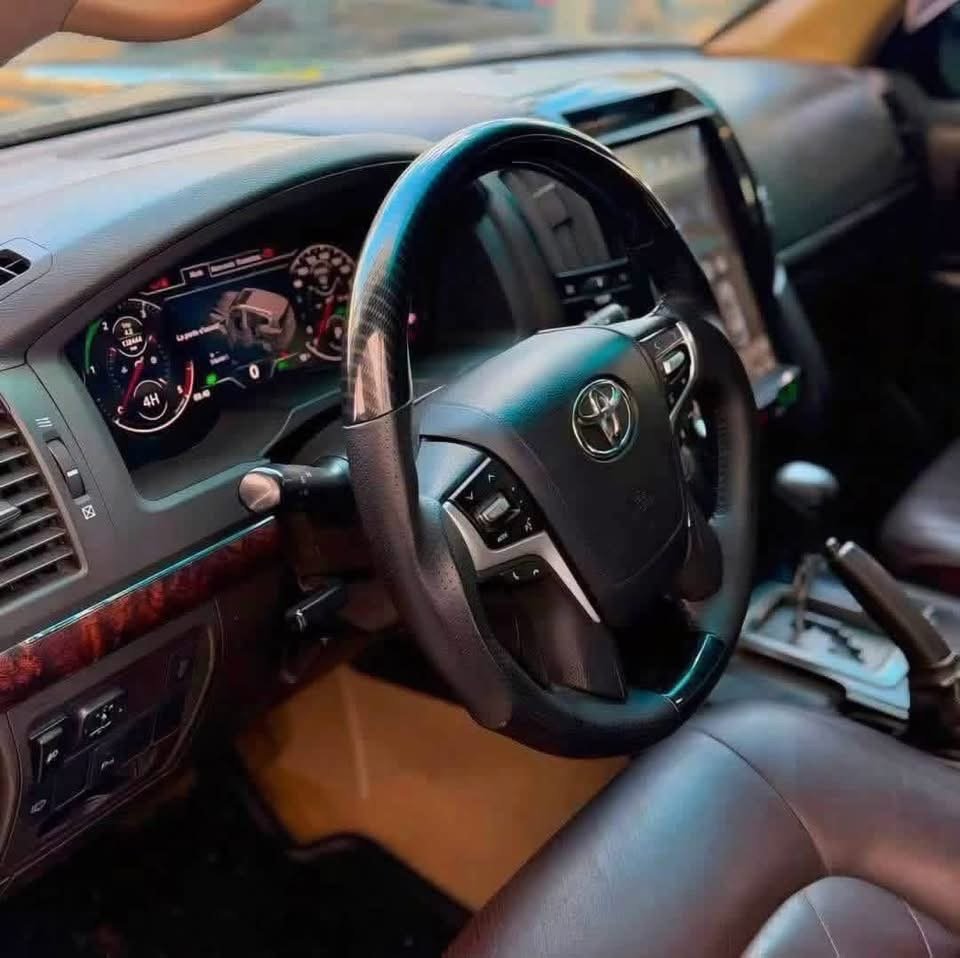 Toyota Land Cruiser LC200 V8 VX-R Executive Lounge - image 9